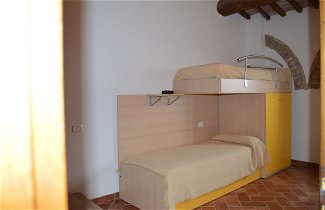 Foto 2 - Apartment With Private Garden in Tuscany
