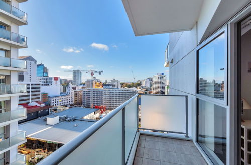 Photo 18 - Spacious 2BR CBD Apartment Balcony