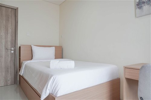 Photo 6 - Nice And Comfort 2Br At Pejaten Park Apartment