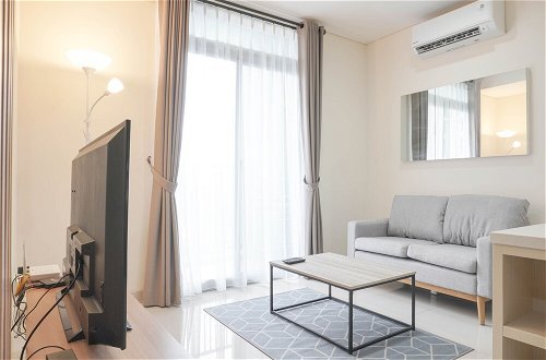 Foto 22 - Nice And Comfort 2Br At Pejaten Park Apartment