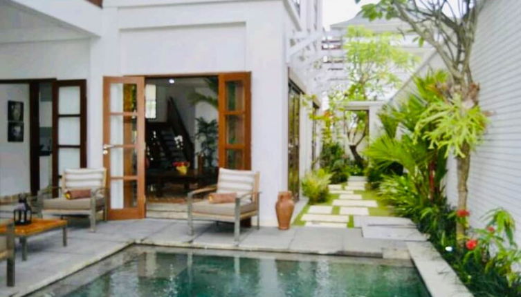 Photo 1 - Villa Temuan