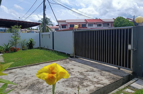 Photo 19 - H Homestay - Semi D 1000Mbps (1Gbps) Wifi, Astro & Private Parking