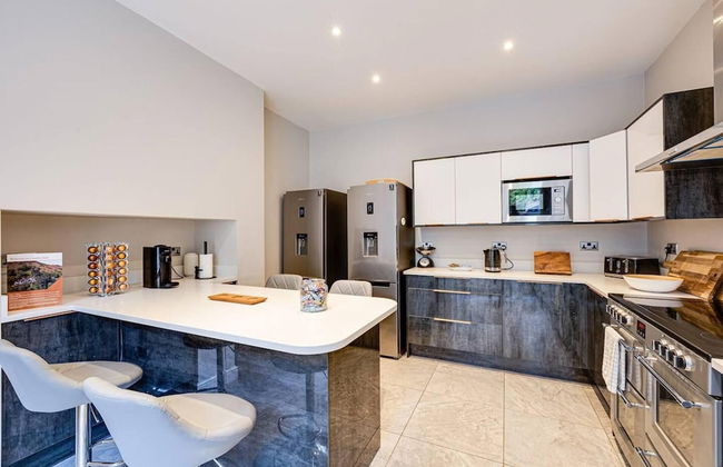 Delightful Holiday Home With sea Views and Hot Tub - Foto 17