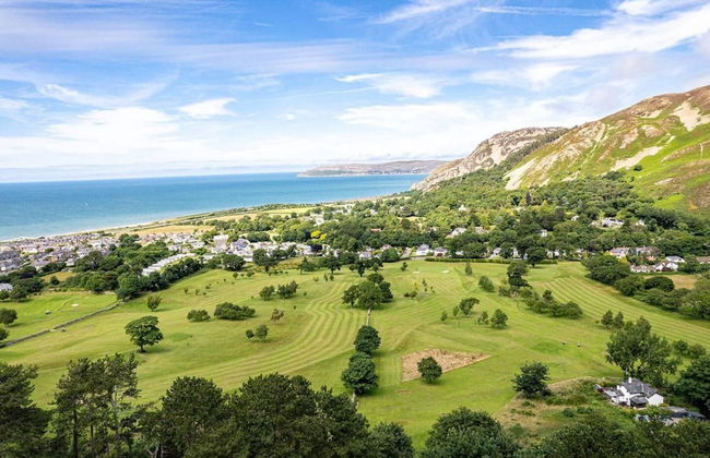 Delightful Holiday Home With sea Views and Hot Tub - Foto 48
