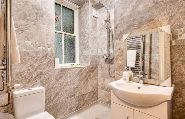 Delightful Holiday Home With sea Views and Hot Tub - Foto 27