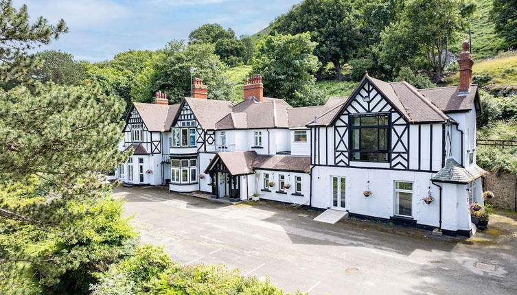 Photo 1 - Delightful Holiday Home With sea Views and Hot Tub