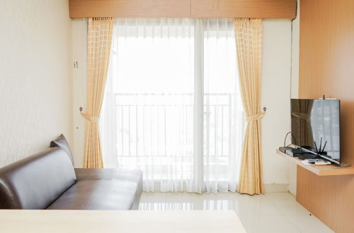 Photo 12 - Fully Furnished with Comfortable Design 2BR Apartment Atria Residences