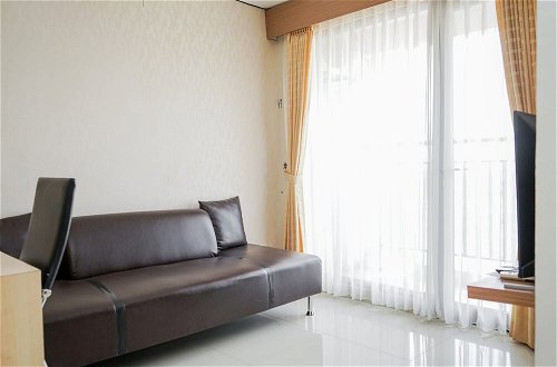 Photo 11 - Fully Furnished with Comfortable Design 2BR Apartment Atria Residences