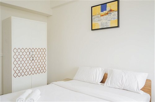 Photo 7 - Comfy Studio with Minimalist Design Parkland Avenue Apartment