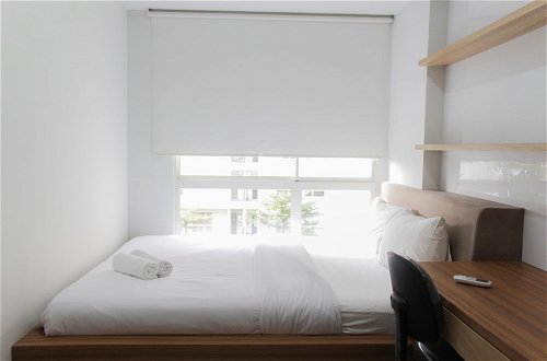 Photo 2 - Cozy Living 1BR Apartment at Scientia Residences