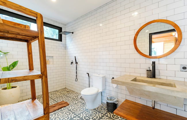 Azure 2BR Modern Private Pool Villa in Pererenan - Foto 19