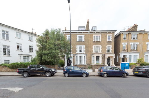 Photo 28 - Stunning Maida Vale Apartment Near Regents Canal by Underthedoormat