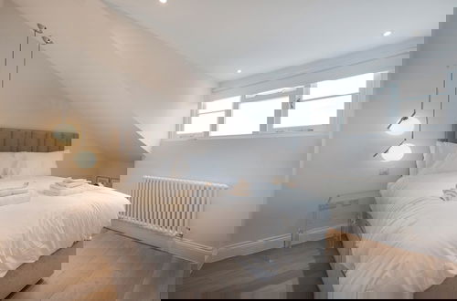 Foto 2 - Stunning Maida Vale Apartment Near Regents Canal by Underthedoormat
