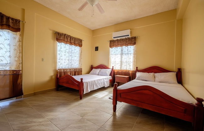 Tropicana Condominiums - Foto 15