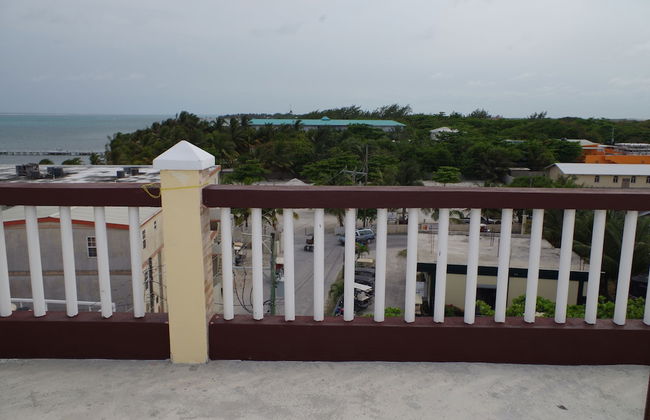 Tropicana Condominiums - Foto 44