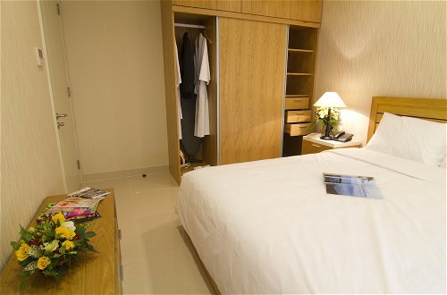Photo 8 - Mayfair Suites