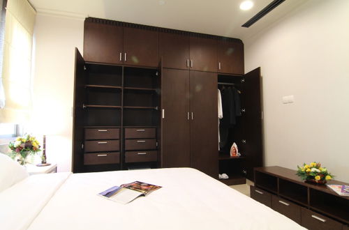 Photo 10 - Mayfair Suites