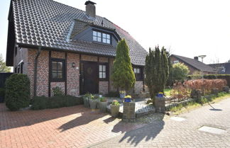 Foto 1 - Spacious Mansion With Meadow View in Bruinisse