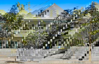 Foto 3 - Lighthouse Villa by Avantstay Walk to Southernmost Point w/ Private Pool & Patio Month Long Stays