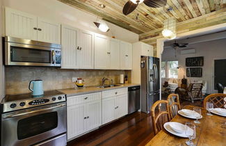 Photo 1 - Boat House by Avantstay Character Cottage Central Location w/ Shared Pool Month Long Stays