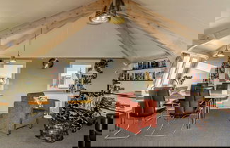 Foto 1 - Home With Vinyls, Bikes and Waterways