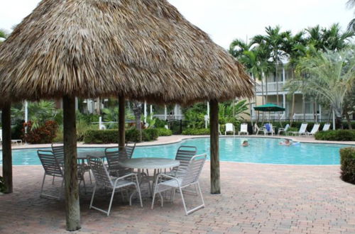 Photo 16 - Coral Villa by Avantstay Close 2 DT Key West Shared Pool & Patio