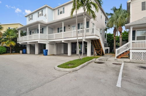 Photo 17 - Coral Villa by Avantstay Close 2 DT Key West Shared Pool & Patio