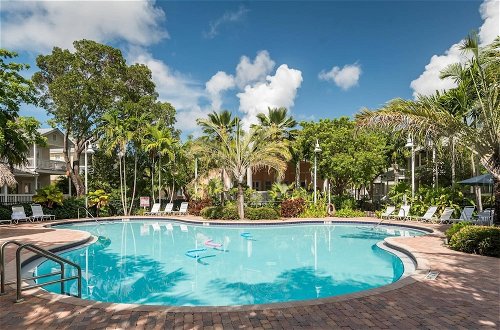 Photo 24 - Coral Villa by Avantstay Close 2 DT Key West Shared Pool & Patio