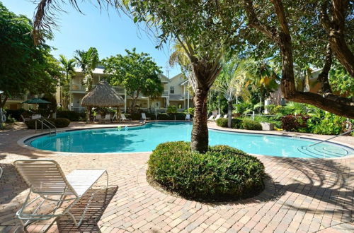 Photo 19 - Coral Villa by Avantstay Close 2 DT Key West Shared Pool & Patio