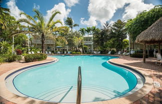 Photo 1 - Coral Villa by Avantstay Close 2 DT Key West Shared Pool & Patio