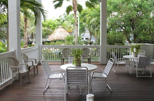 Foto 13 - Coral Villa by Avantstay Close 2 DT Key West Shared Pool & Patio