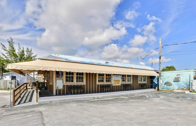 Coral Villa by Avantstay Close 2 DT Key West Shared Pool & Patio! - Foto 30