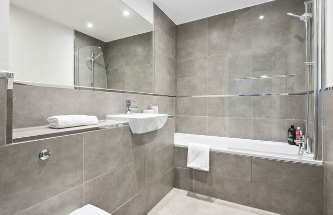 Luxurious 2 Bedroom Apartment With Free Parking - Foto 7