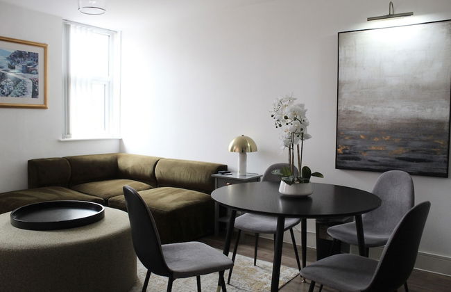 Luxurious 2 Bedroom Apartment With Free Parking - Foto 24