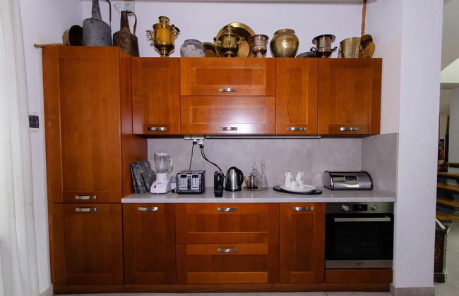 4 Bed Villa Estate Sleeps 7 - Pool, Garden, Sauna - Foto 9