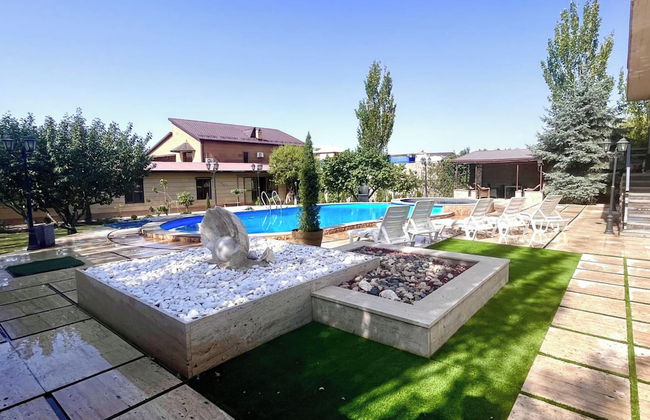 4 Bed Villa Estate Sleeps 7 - Pool, Garden, Sauna - Foto 19