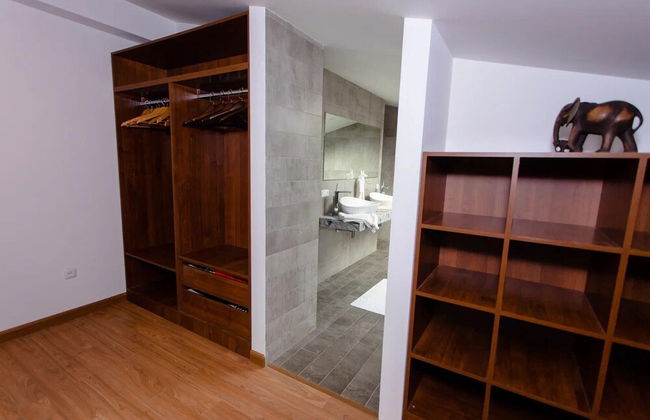 4 Bed Villa Estate Sleeps 7 - Pool, Garden, Sauna - Foto 26