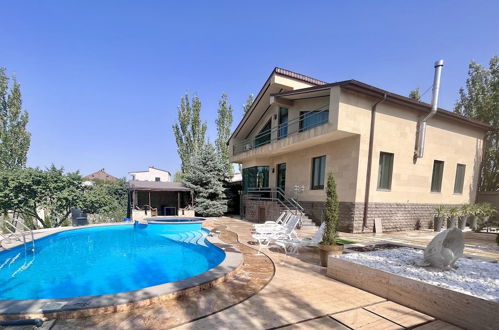 Foto 1 - Stunning Villa Private Pool Near Yerevan Centre