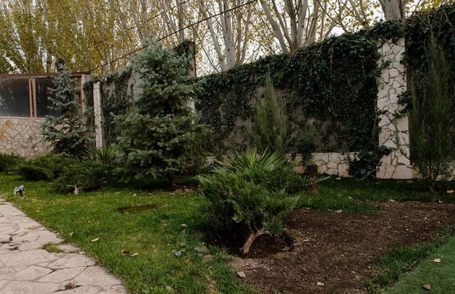 4 Bed Villa Estate Sleeps 7 - Pool, Garden, Sauna - Foto 40