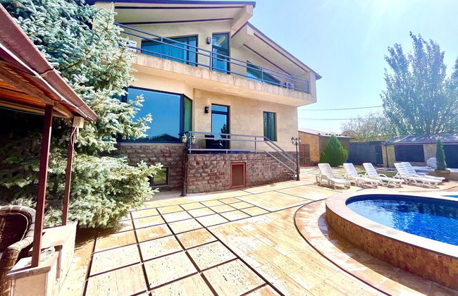 4 Bed Villa Estate Sleeps 7 - Pool, Garden, Sauna - Foto 39