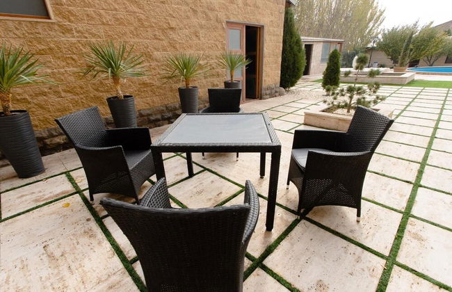 4 Bed Villa Estate Sleeps 7 - Pool, Garden, Sauna - Foto 22