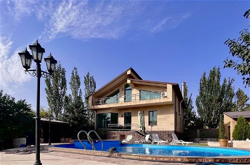 Photo 19 - Stunning Villa Private Pool Near Yerevan Centre