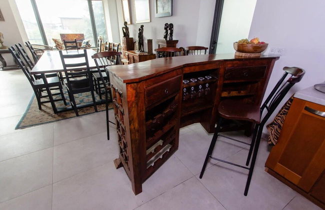 4 Bed Villa Estate Sleeps 7 - Pool, Garden, Sauna - Foto 33