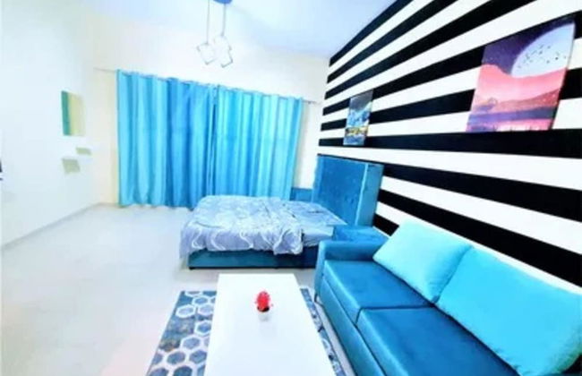 Stunning Studio Apartment With Balcony And Pool - Photo 3