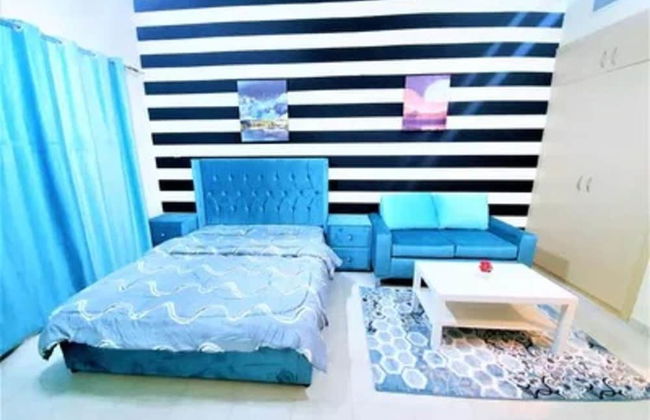 Stunning Studio Apartment With Balcony And Pool - Photo 1