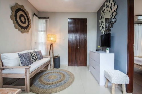 Photo 16 - Cecilya Balian Stylish 3 Bedroom House near Beach at City Center