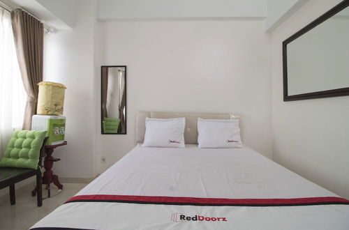 Foto 6 - RedDoorz Apartment @ Margonda Residence 3