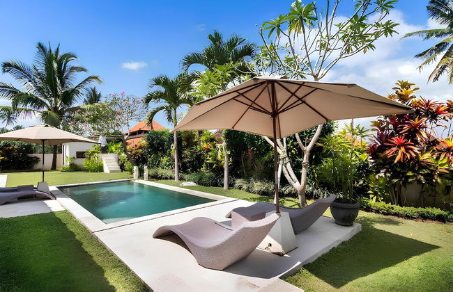 Villa Candi Kecil Tiga by Villa Finder - Foto 31