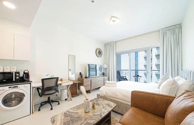 Viridis Residence Cozy Studio Living - Photo 4