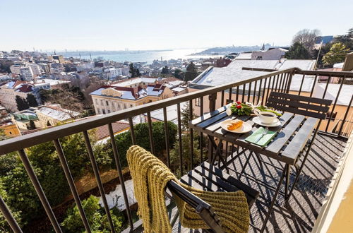 Photo 2 - Missafir Flat in Beyoglu With Bosphorus View